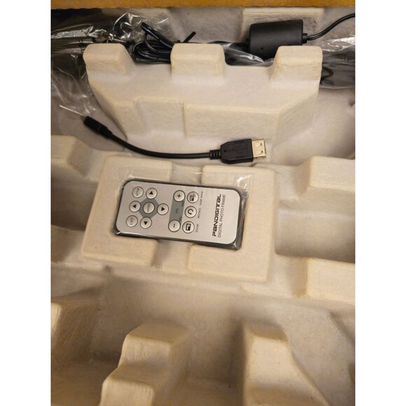 Pandigital 7" Digital Photo Frame With Touch Sensor Technology 1GB Internal Memo - Picture 5 of 7